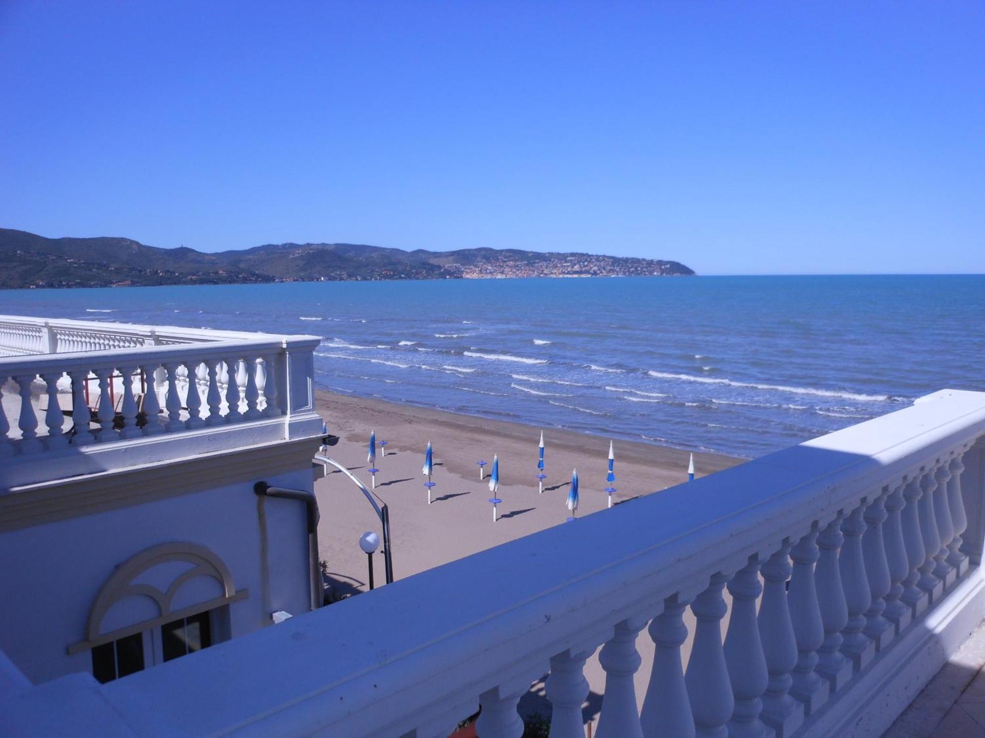 Aparthotel Il Lido Giannella Exterior foto