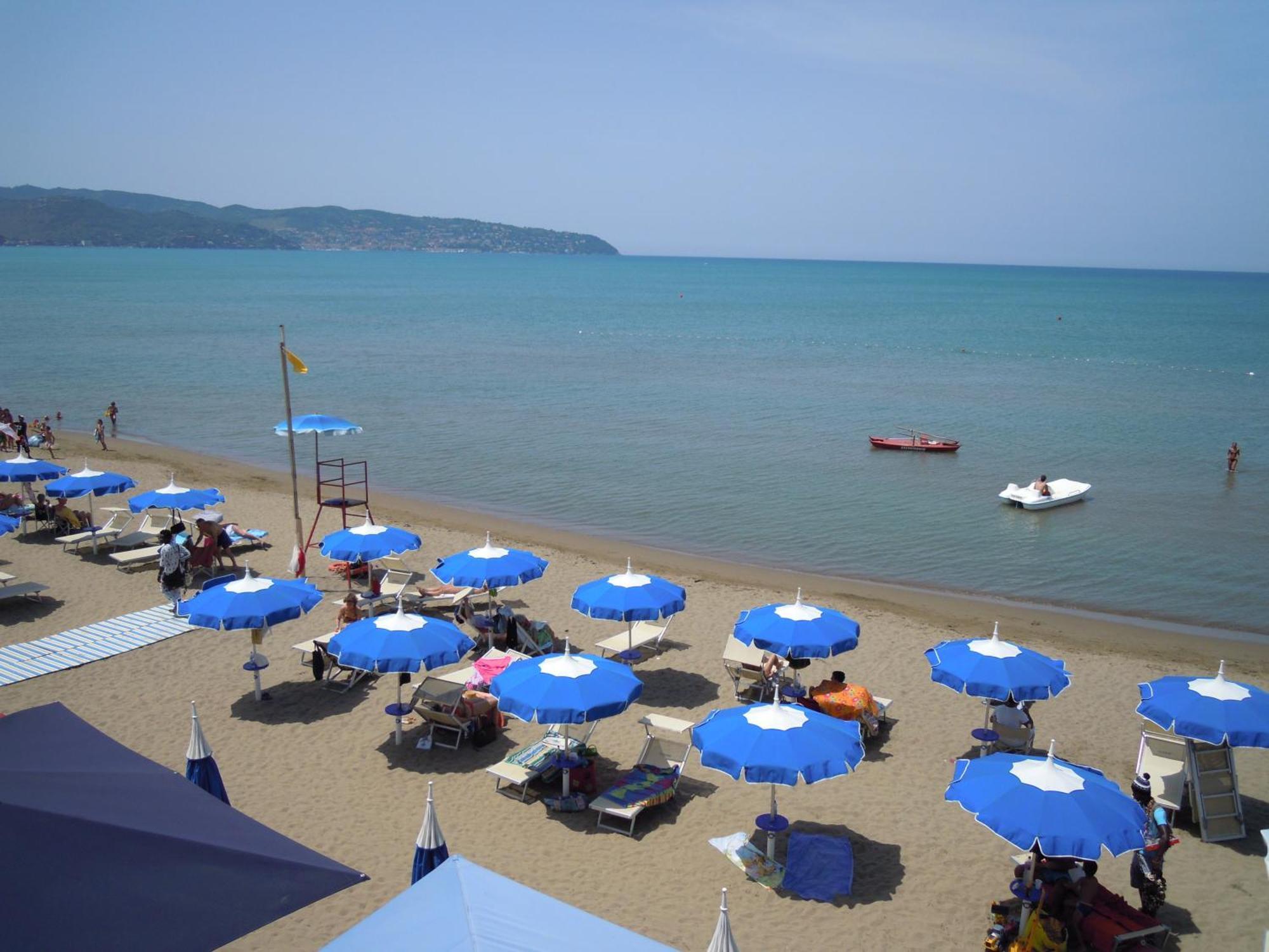 Aparthotel Il Lido Giannella Exterior foto