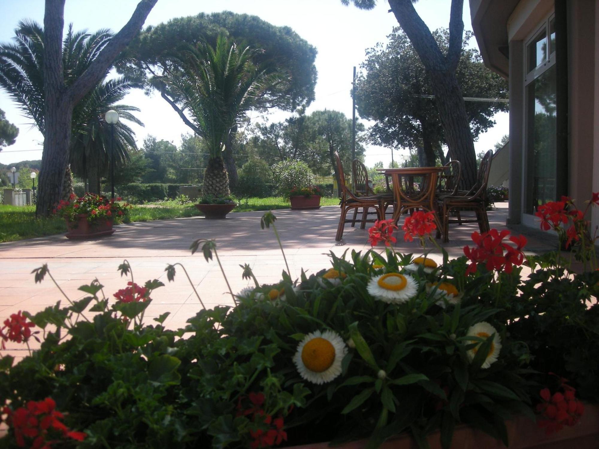 Aparthotel Il Lido Giannella Exterior foto
