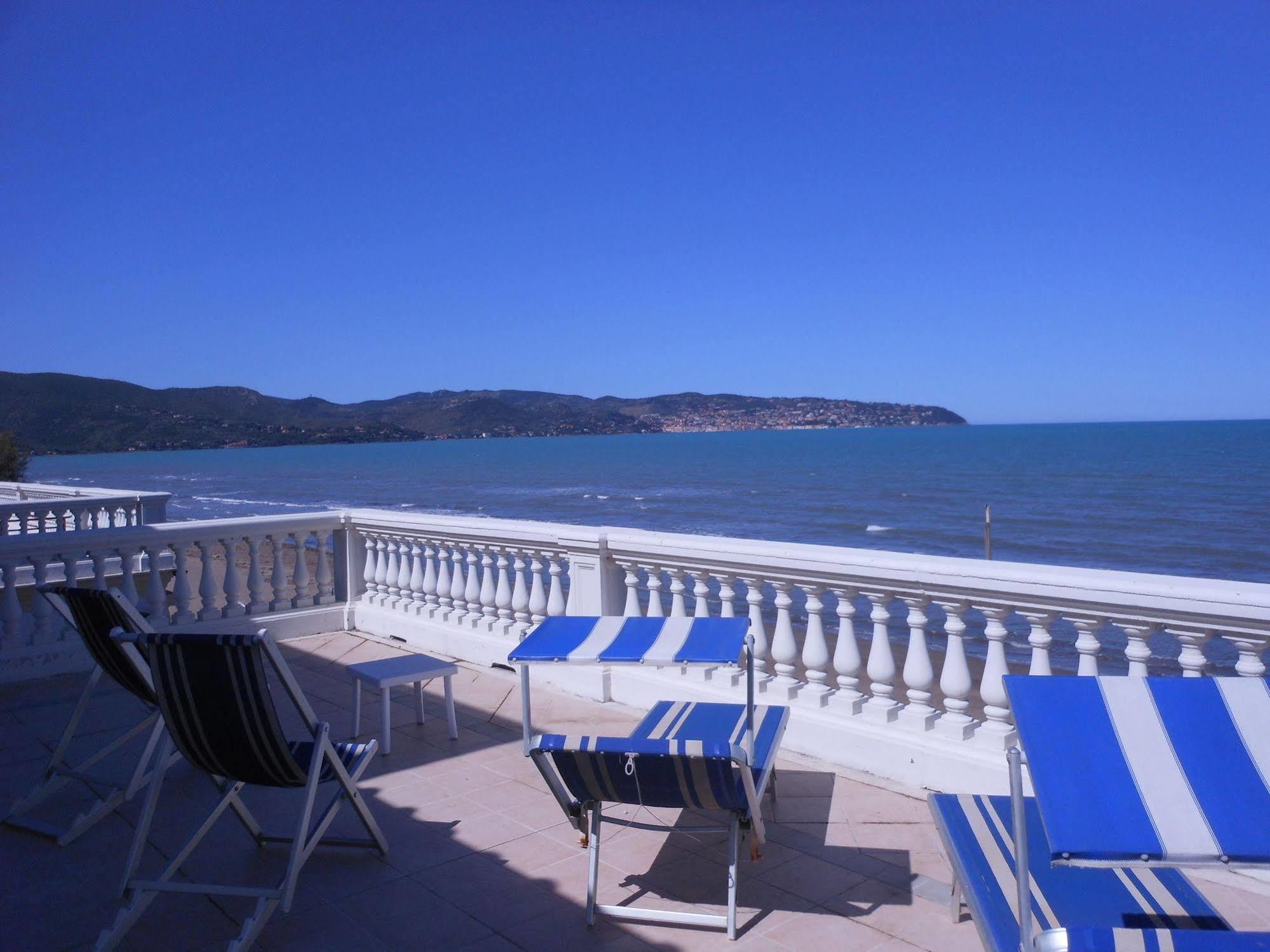 Aparthotel Il Lido Giannella Exterior foto